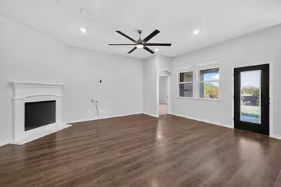108 Lakeview Circle, Pilot Point, TX 76258 - Photo 4