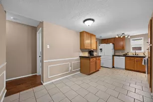 203 Briarglen Dr, Cedar Hill, TX 75104 - Photo 10