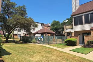 2309 Balsam Dr, Arlington, TX 76006 - Photo 2
