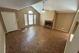 105 Sudbury Way, Arlington, TX 76018 - Photo 2