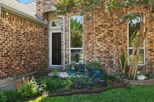 428 Arbor Creek Dr, Euless, TX 76039 - Photo 2