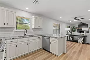 125 E Dawn Dr, Waco, TX 76706 - Photo 8