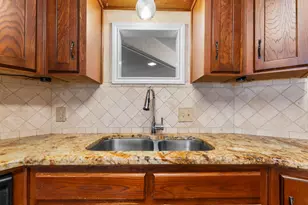 544 Jason St, Robinson, TX 76706 - Photo 14