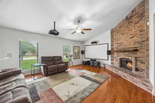 2312 Havenwood Dr, Arlington, TX 76018 - Photo 4