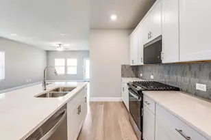 602 Ezra Ln, McKinney, TX 75069 - Photo 10
