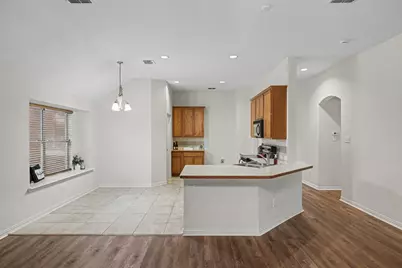 1235 Clearwater Drive, Grand Prairie, TX 75052 - Photo 10