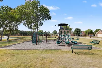 1235 Clearwater Drive, Grand Prairie, TX 75052 - Photo 28