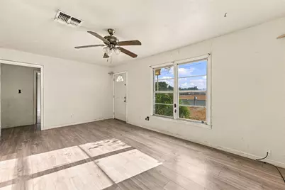 814 S Pierce Street, McGregor, TX 76657 - Photo 4