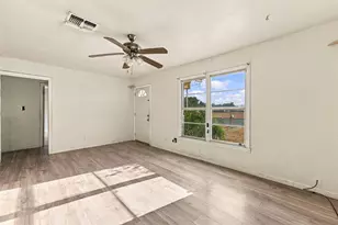 814 S Pierce St, McGregor, TX 76657 - Photo 4