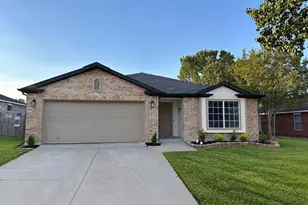 1309 Dundee Dr, Arlington, TX 76002 - Photo 1