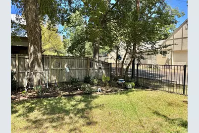 229 E Tennie Street, Gainesville, TX 76240 - Photo 28