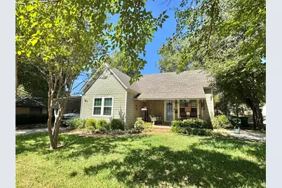 229 E Tennie Street, Gainesville, TX 76240 - Photo 1