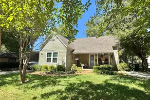 229 E Tennie St, Gainesville, TX 76240 - Photo 1