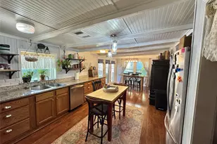 229 E Tennie St, Gainesville, TX 76240 - Photo 4