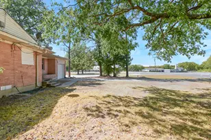 405 Fm 816, Wolfe City, TX 75496 - Photo 4