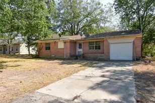 405 Fm 816, Wolfe City, TX 75496 - Photo 2
