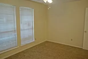 1904 Crooked Ln, Fort Worth, TX 76112 - Photo 8
