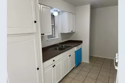 2312 Meadowcrest, Irving, TX 75060 - Photo 6