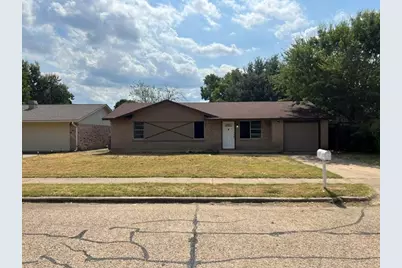 2312 Meadowcrest, Irving, TX 75060 - Photo 1