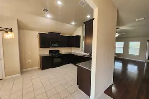 500 Paddle Dr, Crowley, TX 76036 - Photo 4