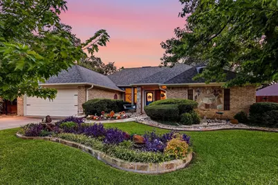 707 Glenn Drive, Euless, TX 76039 - Photo 1