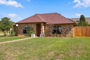 1015 Shelly Dr, Keene, TX 76031 - Photo 2