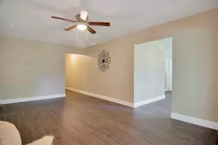 6904 Yorkston St, Watauga, TX 76148 - Photo 12