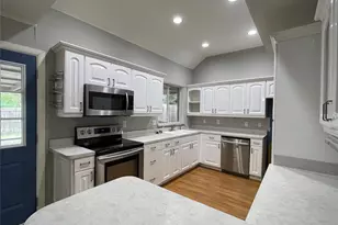 1310 Doncaster St, Irving, TX 75062 - Photo 2