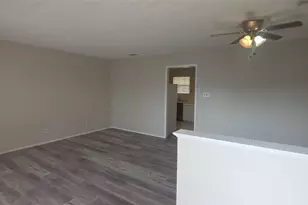 237 Vista Way, Benbrook, TX 76126 - Photo 4