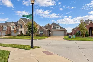 330 Gleneagles Dr, Garland, TX 75040 - Photo 2