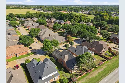 750 Village Green Drive, DeSoto, TX 75115 - Photo 36
