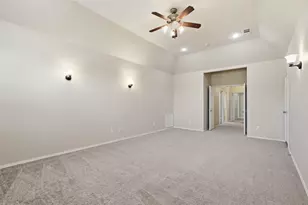 750 Village Green Dr, DeSoto, TX 75115 - Photo 34