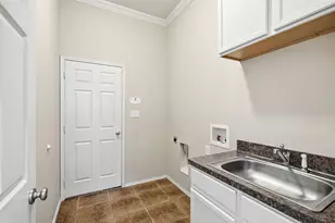 750 Village Green Dr, DeSoto, TX 75115 - Photo 20