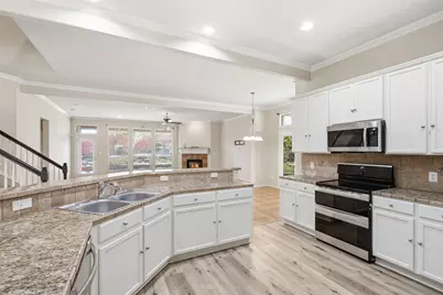 750 Village Green Drive, DeSoto, TX 75115 - Photo 12