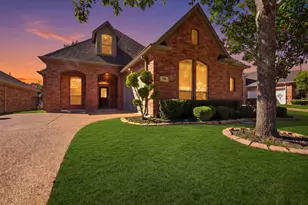 750 Village Green Dr, DeSoto, TX 75115 - Photo 2