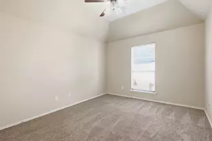 750 Village Green Dr, DeSoto, TX 75115 - Photo 32