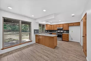 1600 Craighton Ct, Arlington, TX 76012 - Photo 8