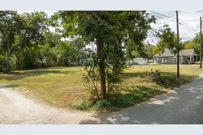 128 Columbia Street, Cleburne, TX 76031 - Photo 2