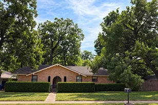 424 Lakewood Dr, DeSoto, TX 75115 - Photo 1