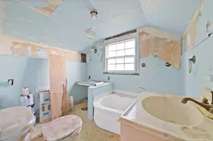 1228 W Gambrell St, Fort Worth, TX 76115 - Photo 32