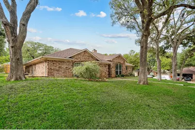 3804 Berkshire Court, Bedford, TX 76021 - Photo 4