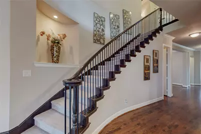 112 Spear Court, Irving, TX 75063 - Photo 4