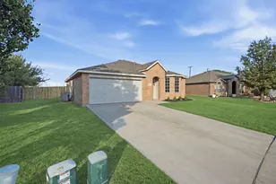 1627 Sequoia Dr, Krum, TX 76249 - Photo 2