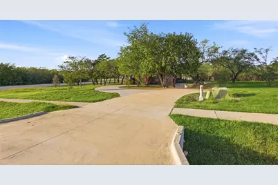 2541 Town View Drive, Cedar Hill, TX 75104 - Photo 4