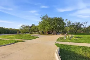 2541 Town View Dr, Cedar Hill, TX 75104 - Photo 4
