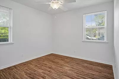 1228 Farnham Court E, Irving, TX 75062 - Photo 30