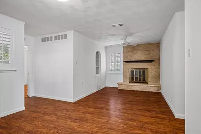 1228 Farnham Court E, Irving, TX 75062 - Photo 10