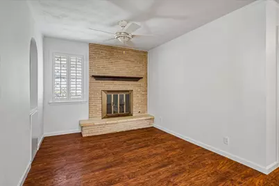 1228 Farnham Court E, Irving, TX 75062 - Photo 12