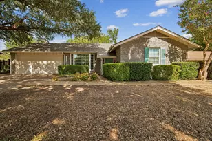 1228 Farnham Ct E, Irving, TX 75062 - Photo 2
