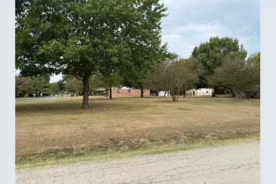 800 4th Street, Wills Point, TX 75169 - Photo 4